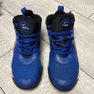 Nike Team Hustle  Royal Blue Basketball Shoes Youth Kids